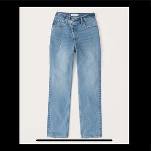 Abercrombie Curve Love Asymmetrical cut jeans size 26